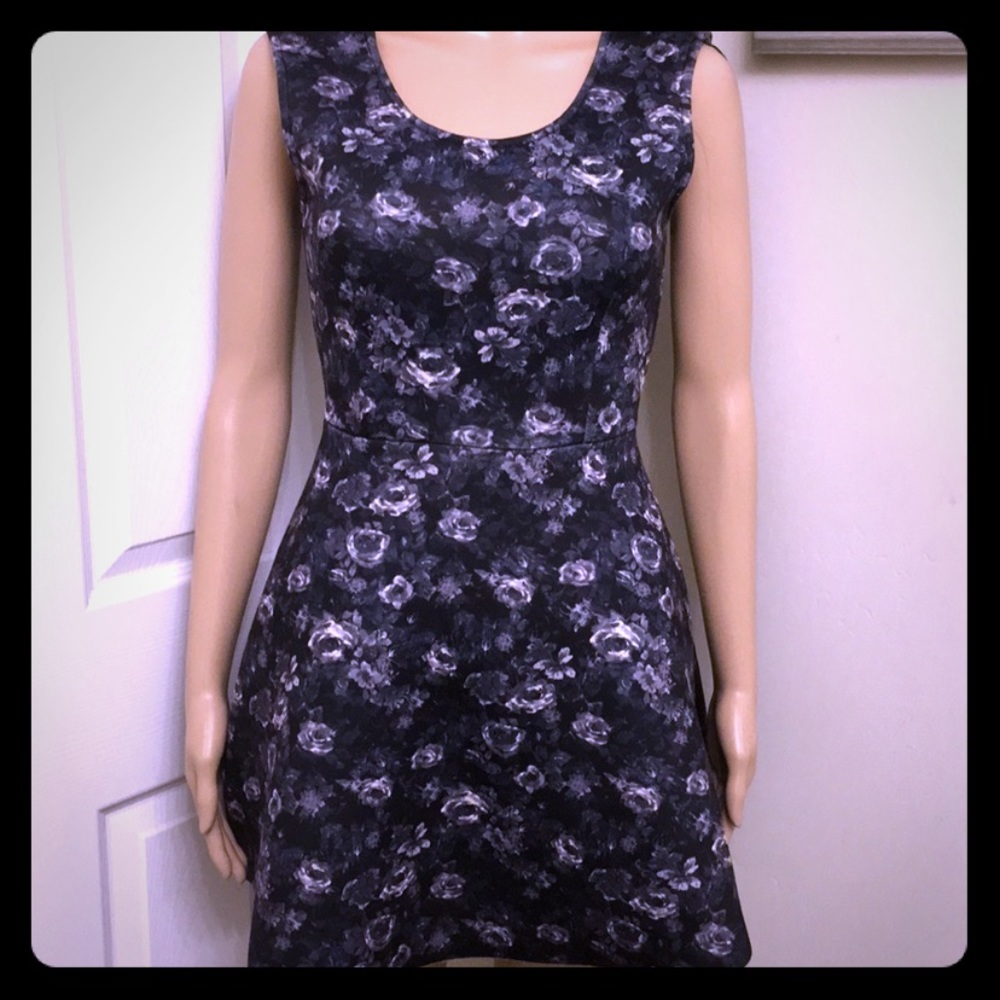 🌈🔥☄️Forever 21 Women Floral print Peplum Dress.S